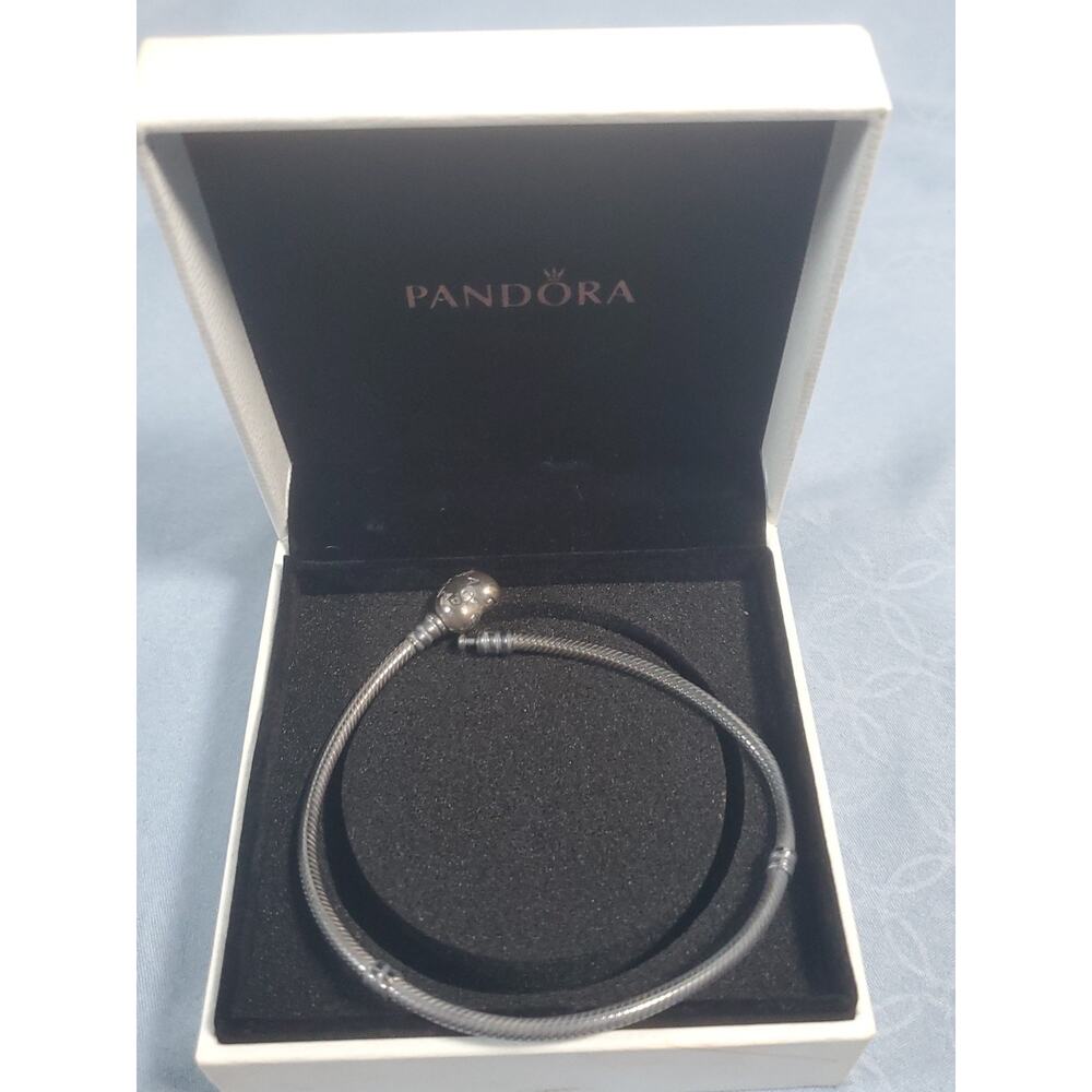 Authentic PANDORA Moments Heart Clasp Snake Chain Charm Bracelet W/ Box - Picture 6 of 16